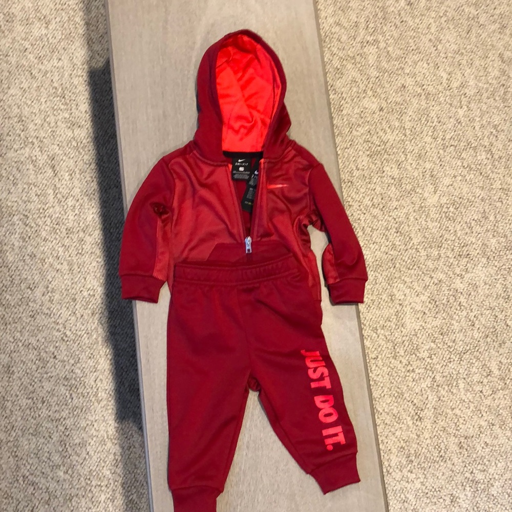 Nike 2 Piece Set